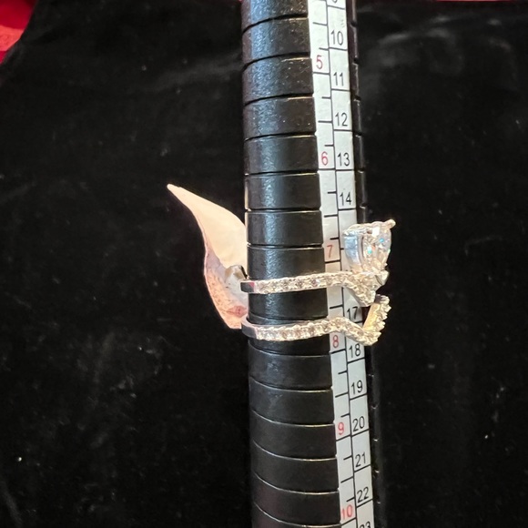 Engagement ring - Picture 3 of 4